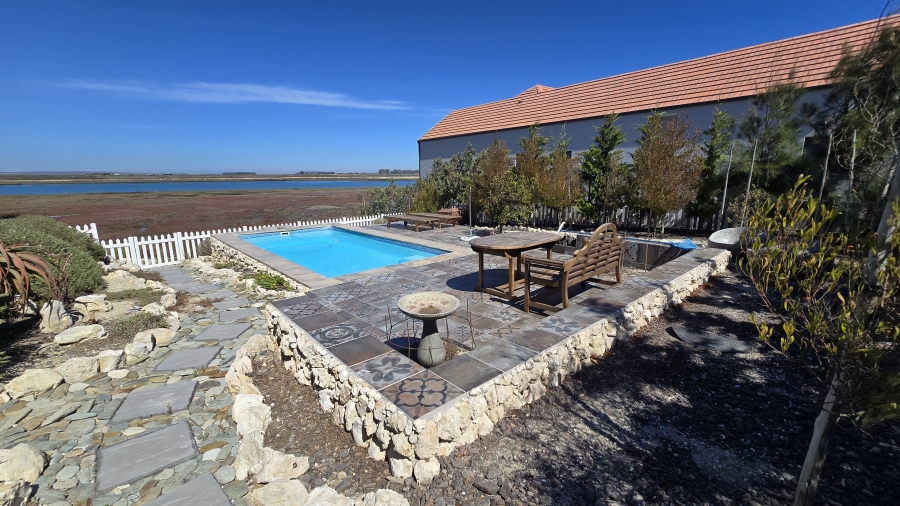 To Let 2 Bedroom Property for Rent in Port Owen Western Cape